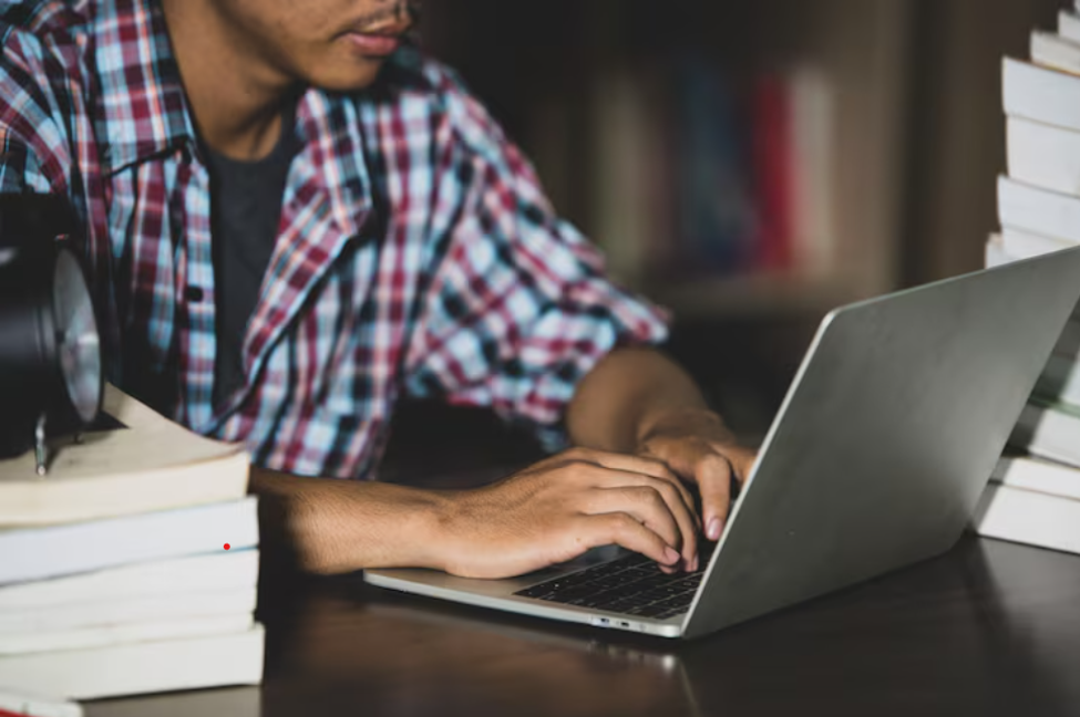 Maximizing Your Academic Budget: The Best Student Laptop Strategy refurbished Maximizing Your Academic Budget: The Best Student Laptop Strategy image 47